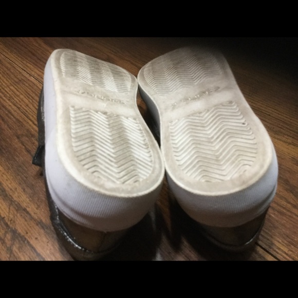 J/ SLIDE SNEAKERS GOLD 7 ribbon worn 3X slip ons - Picture 4 of 6